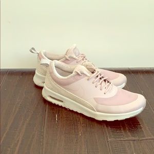 Women’s violet AirMax Thea size 7.5